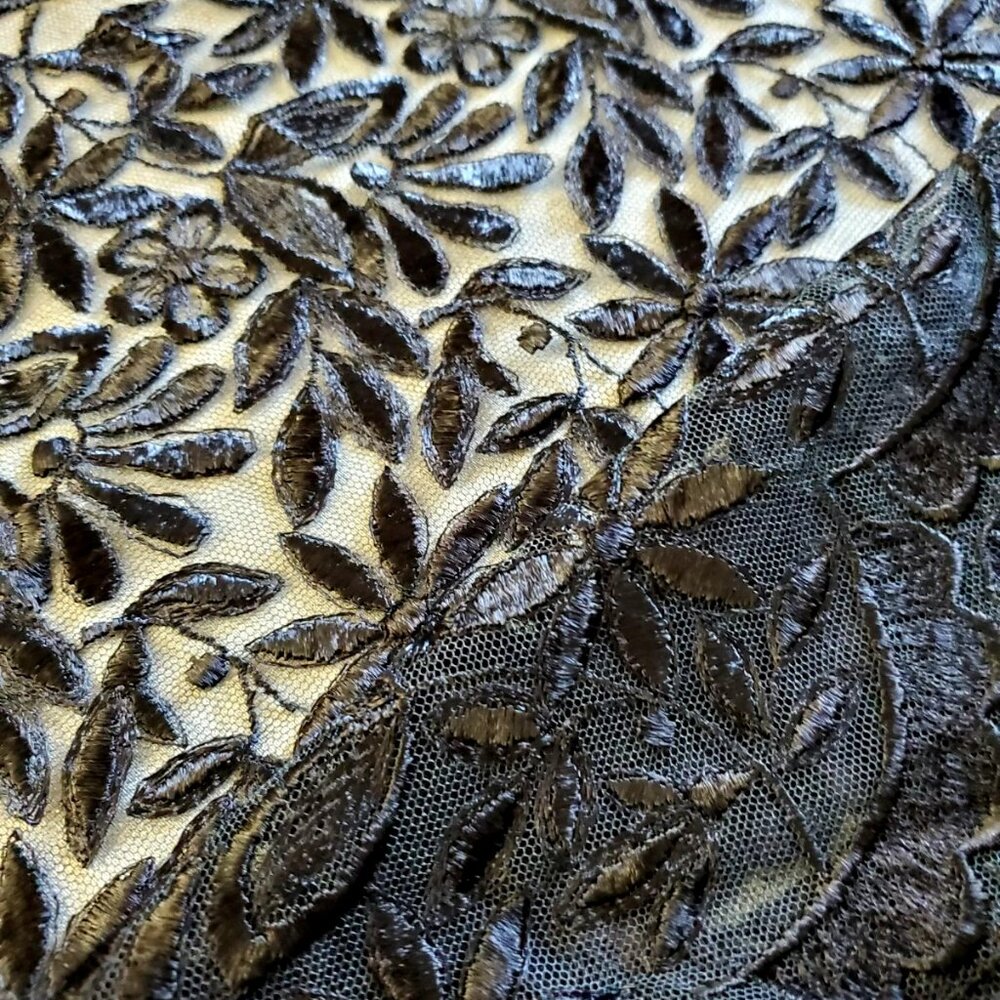 LACE EMBROIDERED FLORAL FABRIC BLACK NEW 70" x 38" CRAFT SEWING DECOR - Picture 5 of 6